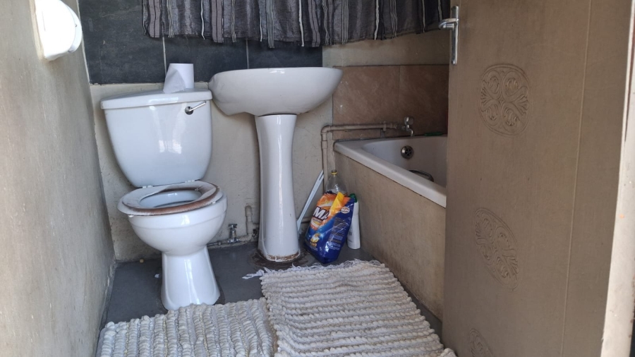 5 Bedroom Property for Sale in Mabopane Unit A North West